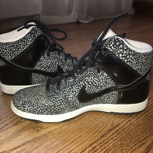 Women's NIKE lifestyle shoe